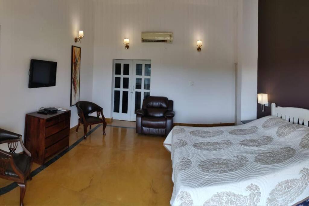 Villa Nazuri W Caretaker Candolim Buitenkant foto